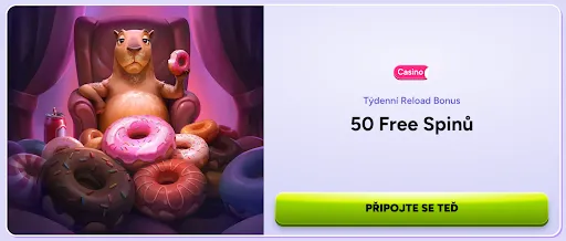 SpinBara – Týdenní reload bonus 50 Free Spinů Velbloudí maskot obklopený koblihami a text „Týdenní Reload Bonus – 50 Free Spinů“